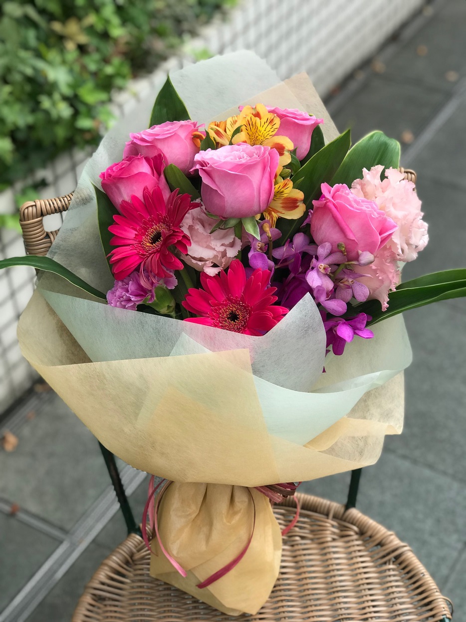花束『おまかせバラとガーベラの花束（ピンクMIX） 』 - ル・花フェ 